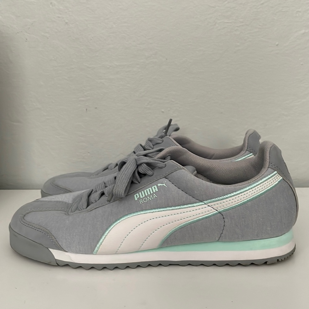 Women’s Puma Roma shoes
